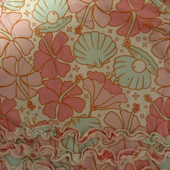 Gigi & Max Arielle Shells Ruffle Zip - Picture 3 of 5